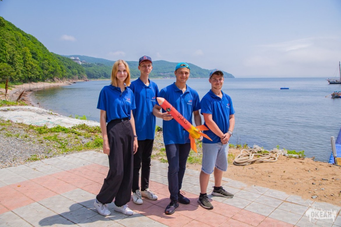 Океанцы запустили в воздух ракеты, спроектированные на смене