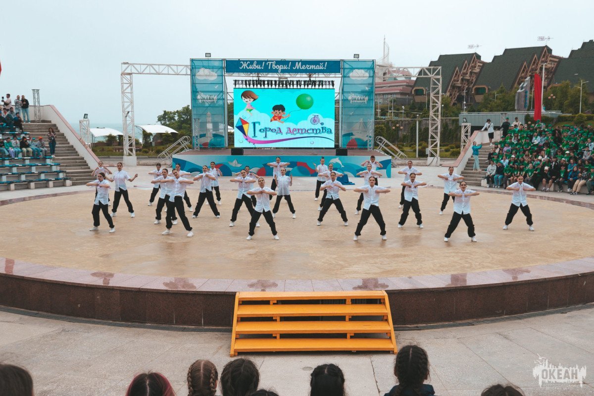 Океанцы поддержали флешмоб «Движения Первых»