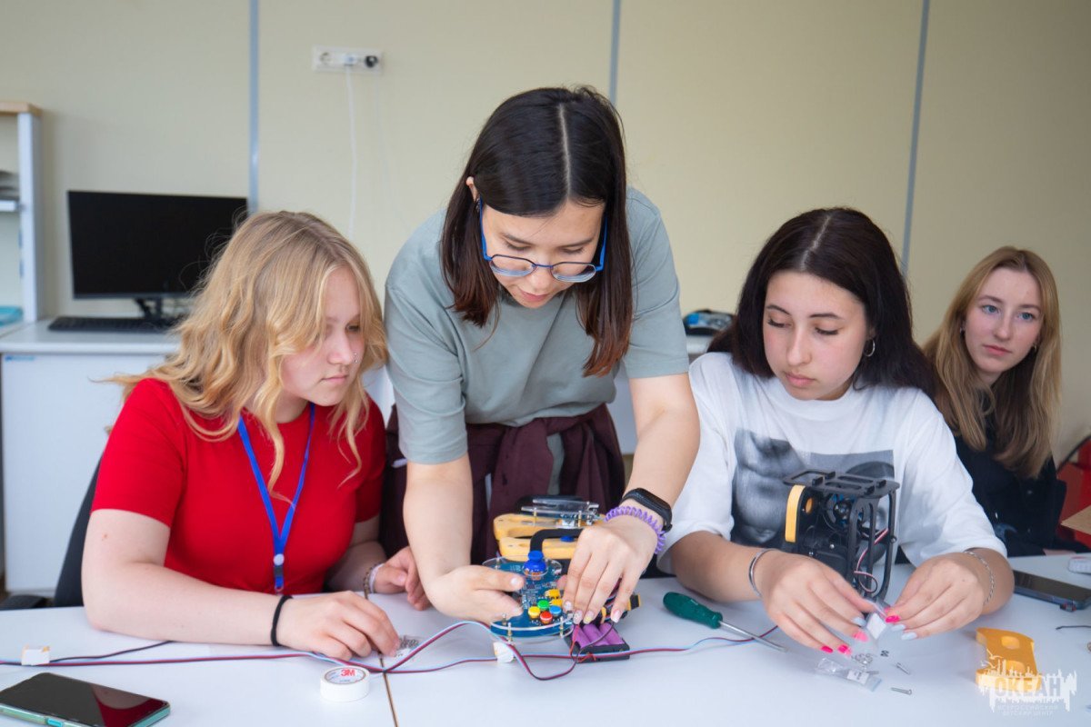 Программа «Техноканикулы»: океанцы знакомятся с различными профессиями в формате «Технических проб»