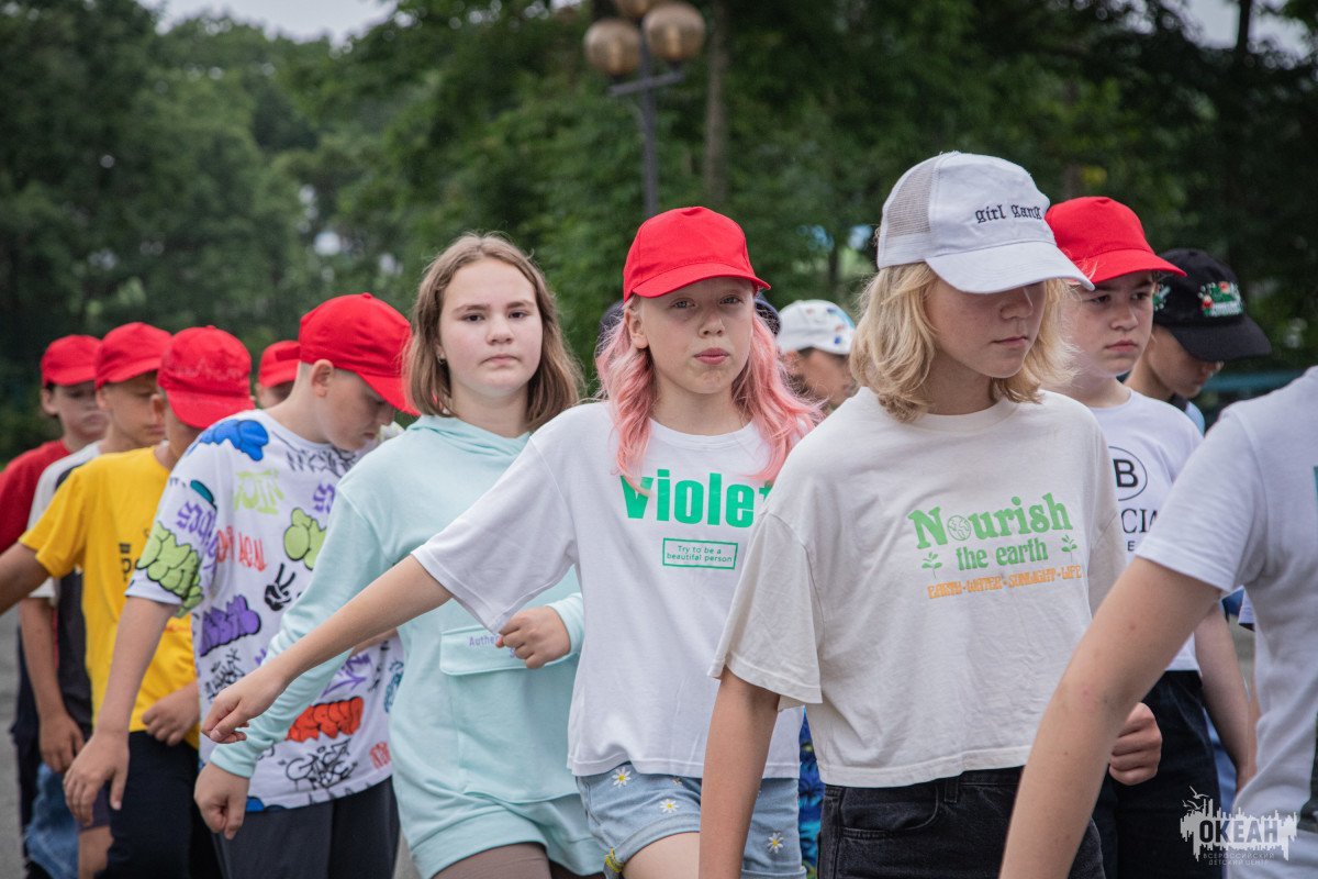 Юные океанцы готовятся к параду в честь Дня военно-морского флота
