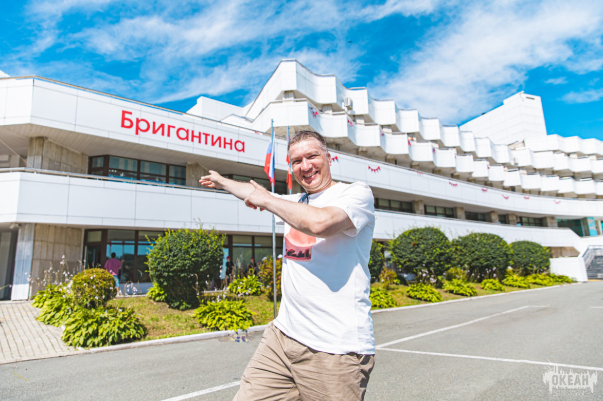 ВДЦ «Океан» встречает старых друзей: бывший океанец посетил Центр спустя 30 лет