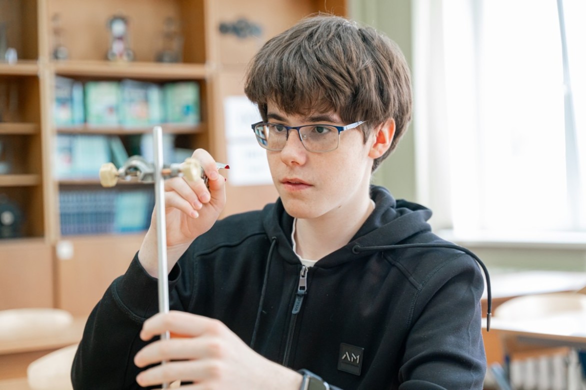 Минпросвещения России системно повышает качество физико-математического образования в школах