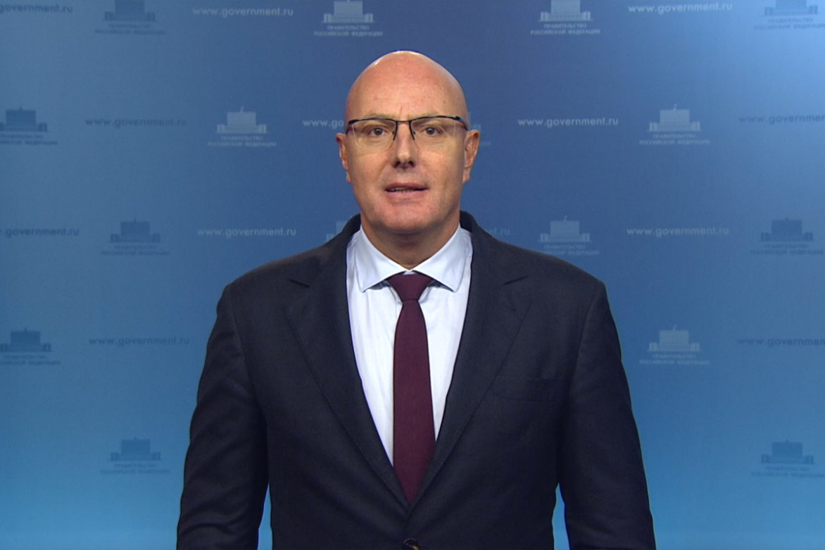 Дмитрий Чернышенко поздравил россиян с Днем знаний