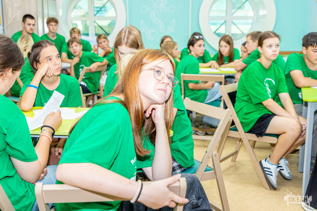 Океанцы исследовали рассекреченные архивы на мастер-классе «Историю знаем!»