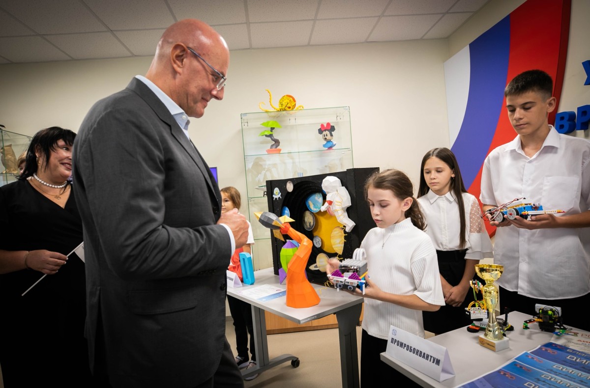 Дмитрий Чернышенко и Сергей Кравцов поздравили педагогов дополнительного образования с профессиональным праздником