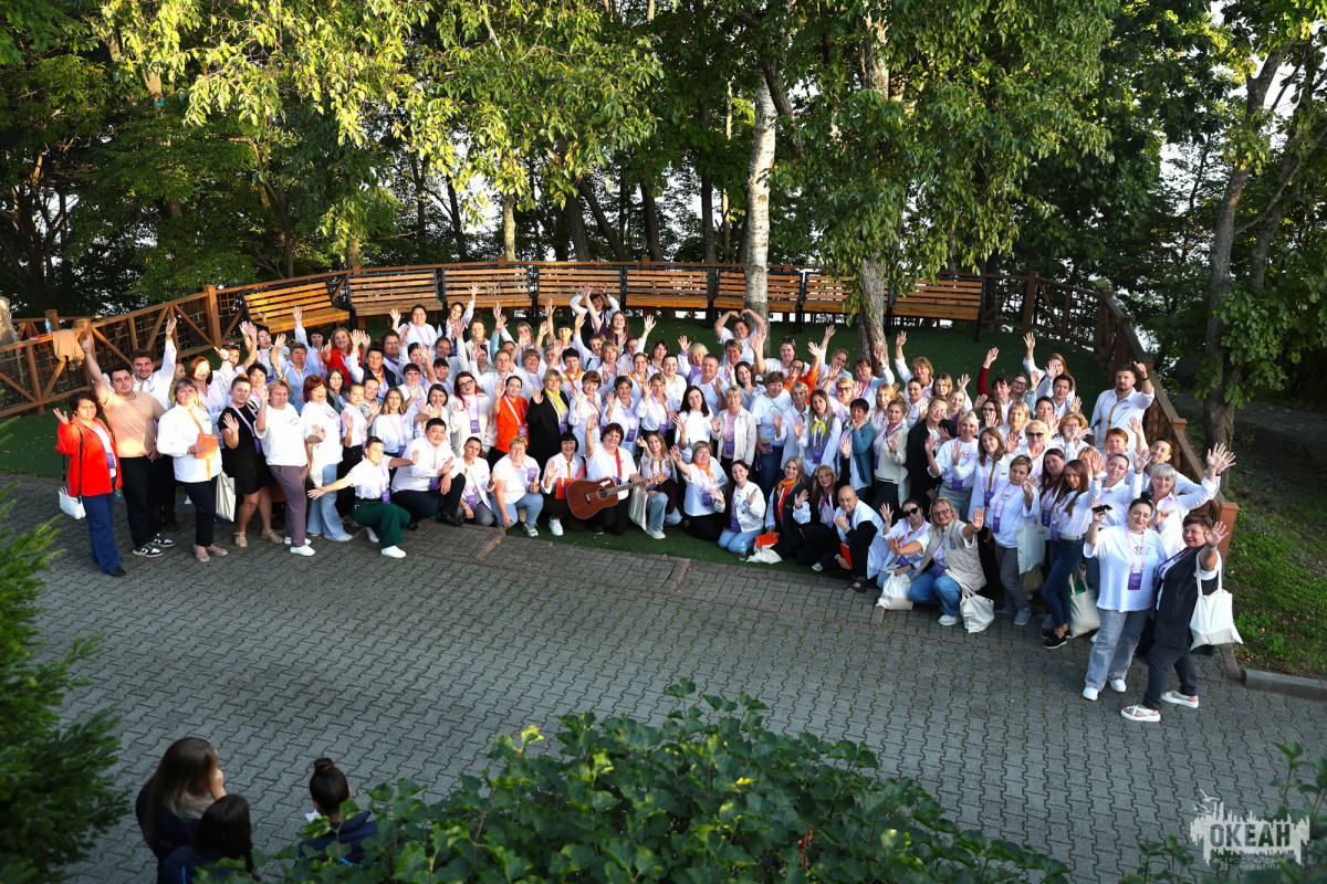 Поздравление директора ВДЦ «Океан» Натальи Соловей с Днём советника директора по воспитанию и взаимодействию с детскими общественными объединениями