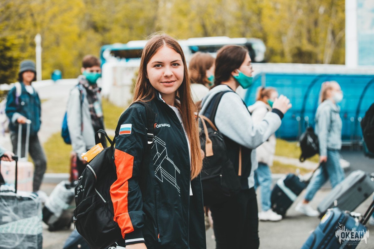 Видеосюжет: океанцы поздравляют с началом лета!